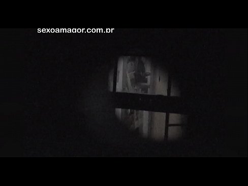 ❤️ Blondiin saab salaja videolevi naabruskonna voyeuri poolt peidetud õõnsate telliskivide taha peidetud ❤️ Kvaliteetne porno at us