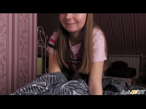 ❤️ Blondie imeb oma BFF-i sügavalt ja saab sperma suhu ❤️ Kvaliteetne porno at us