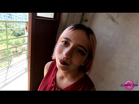 ❤️ Sensuaalne tudeng imeb võõrast tagalas - sperma tema näole ❤️ Kvaliteetne porno at us